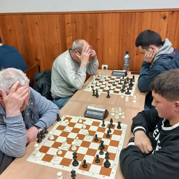 photo of chess players