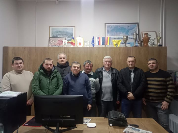 photo of chess players