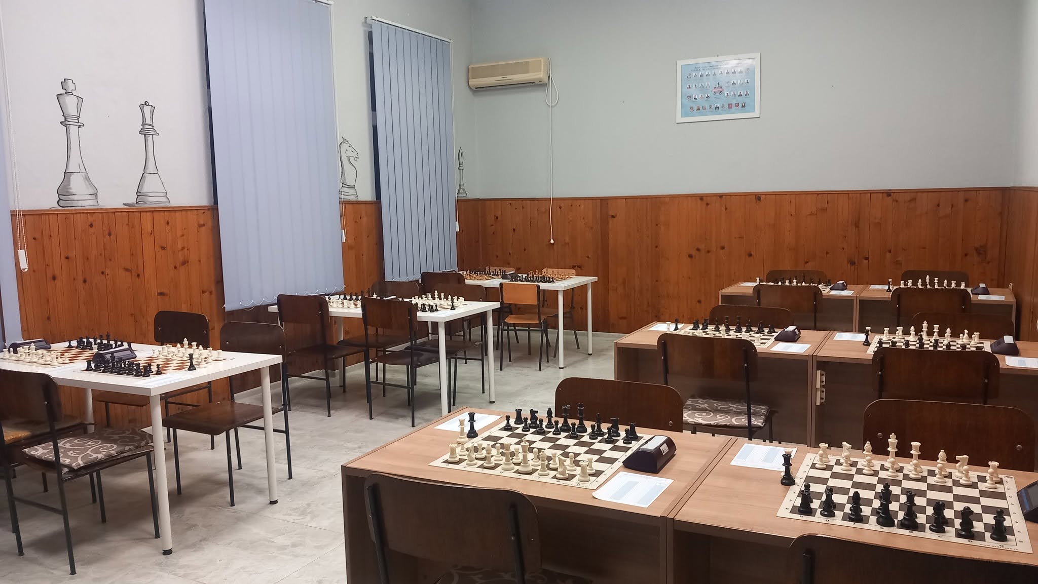 photo of chess players