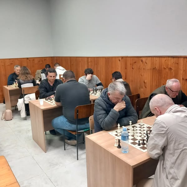 photo of chess players