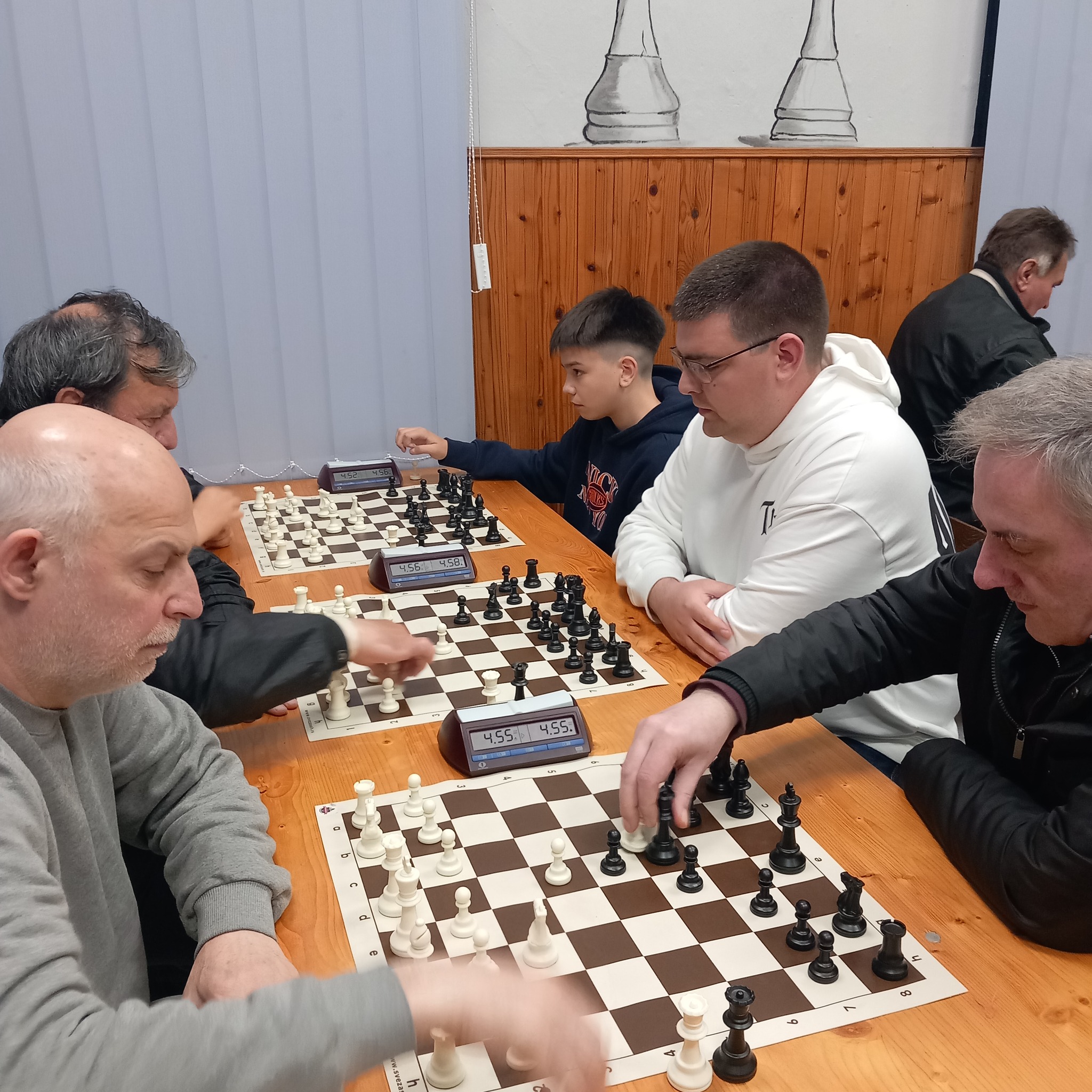photo of chess players