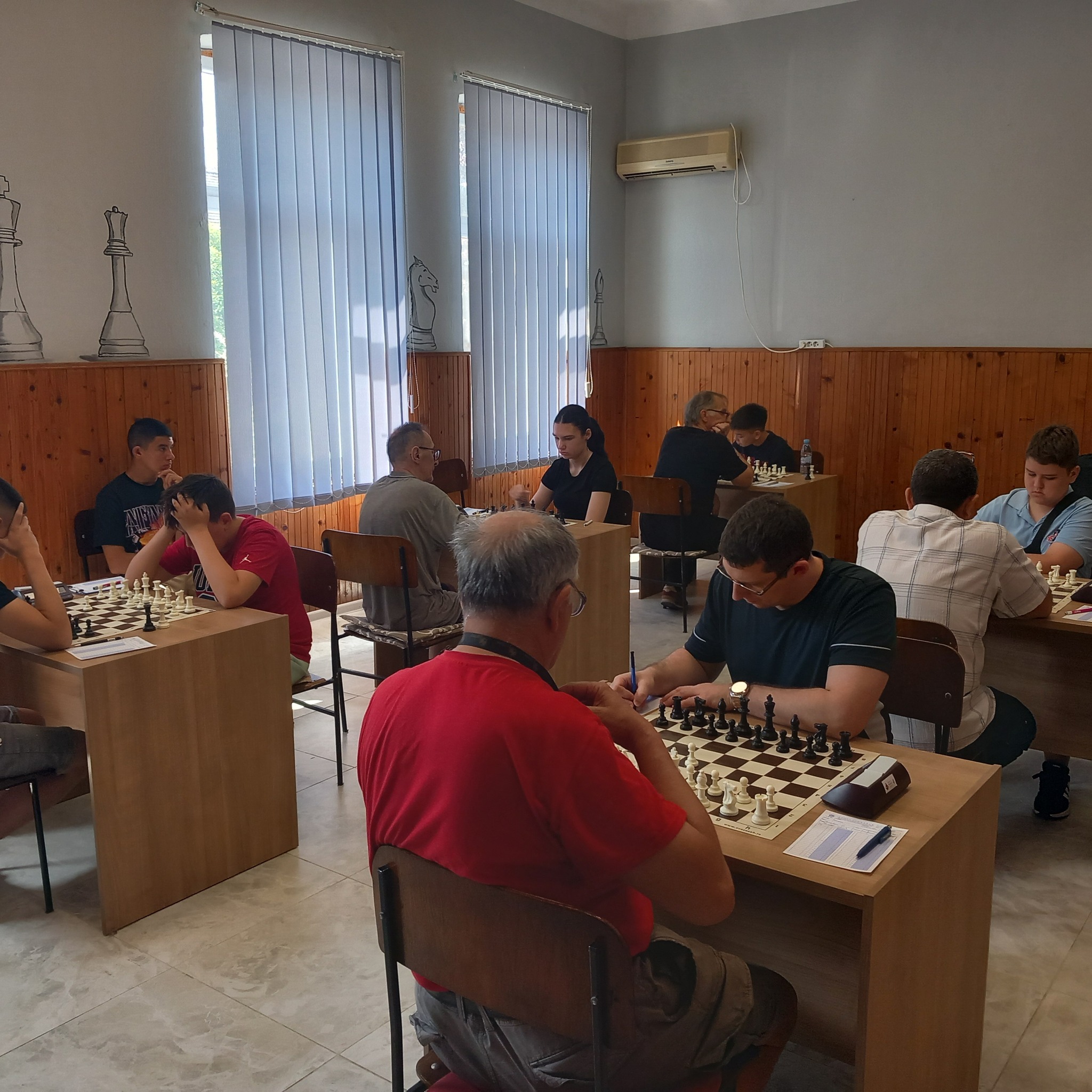 photo of chess players