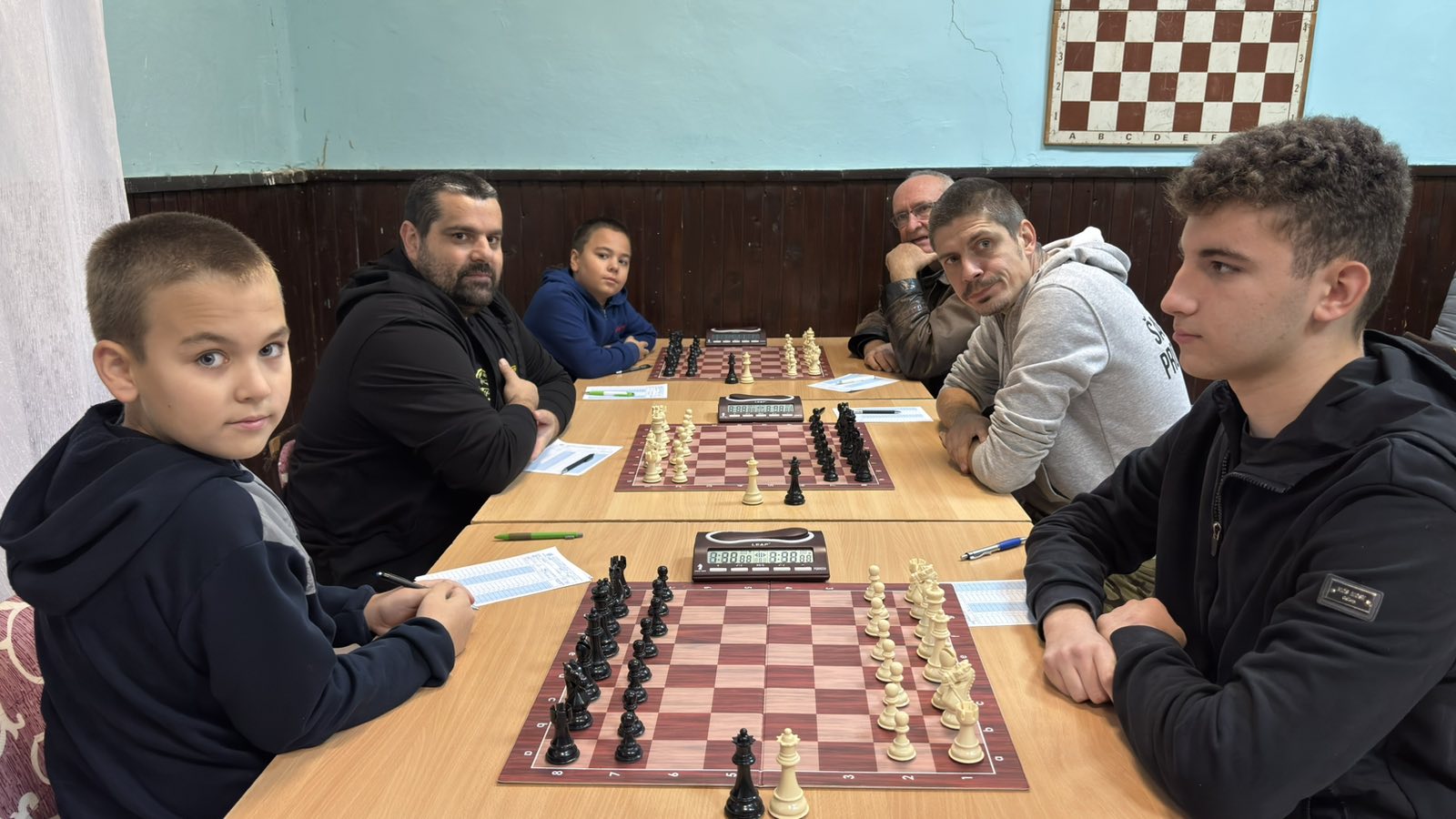 photo of chess players