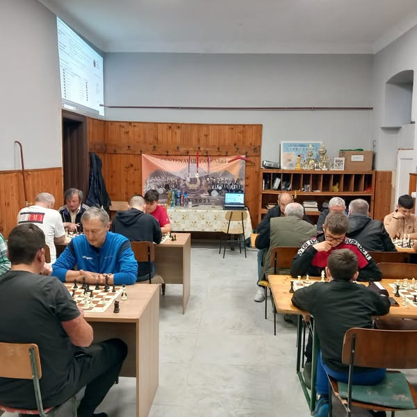 photo of chess players