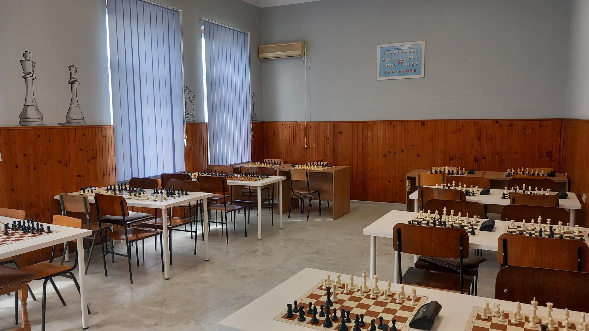 photo of chess players