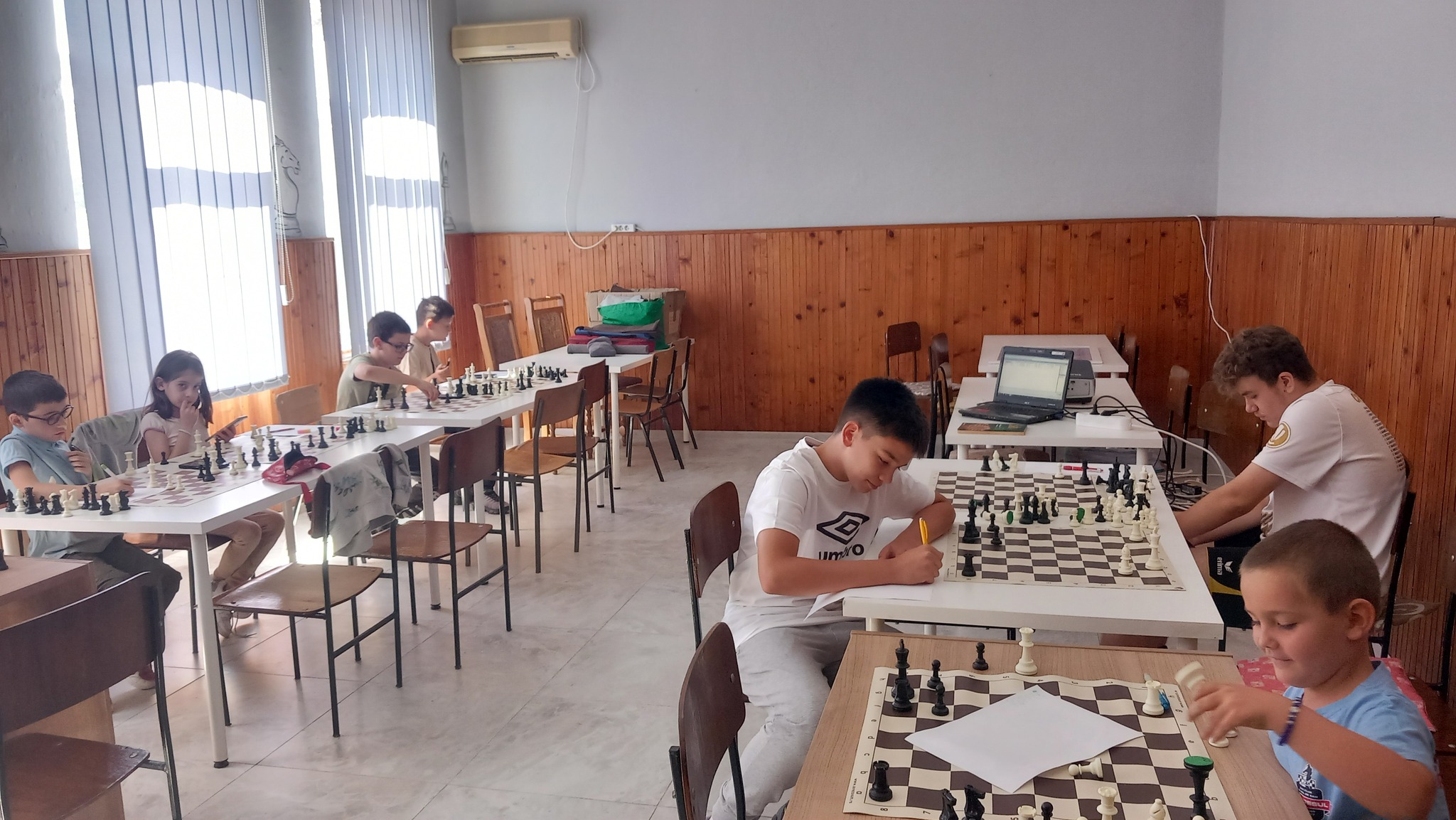 photo of chess players