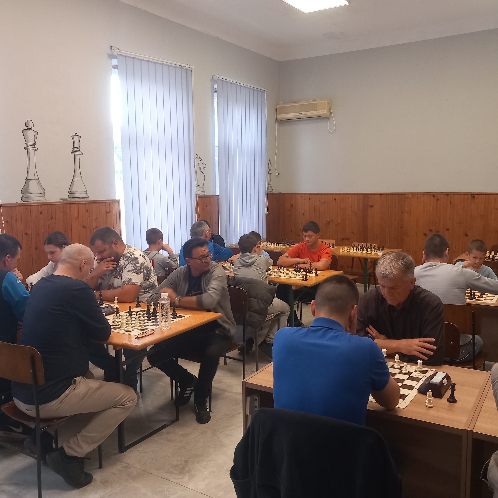 photo of chess players