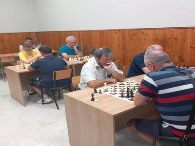 photo of chess players