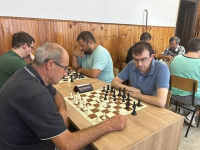 photo of chess players